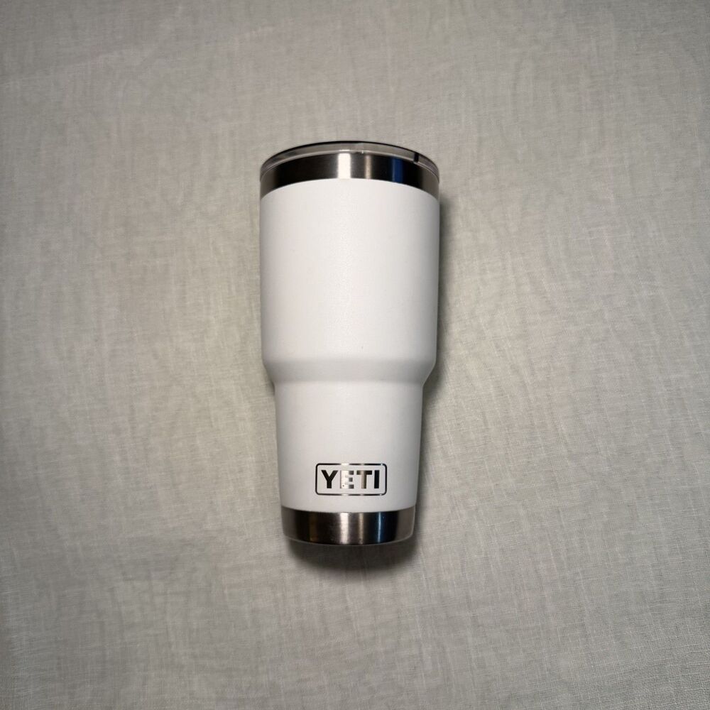 YETI White Rambler 30 oz Tumbler Stainless Steel Insulated Travel Mug MagSlider